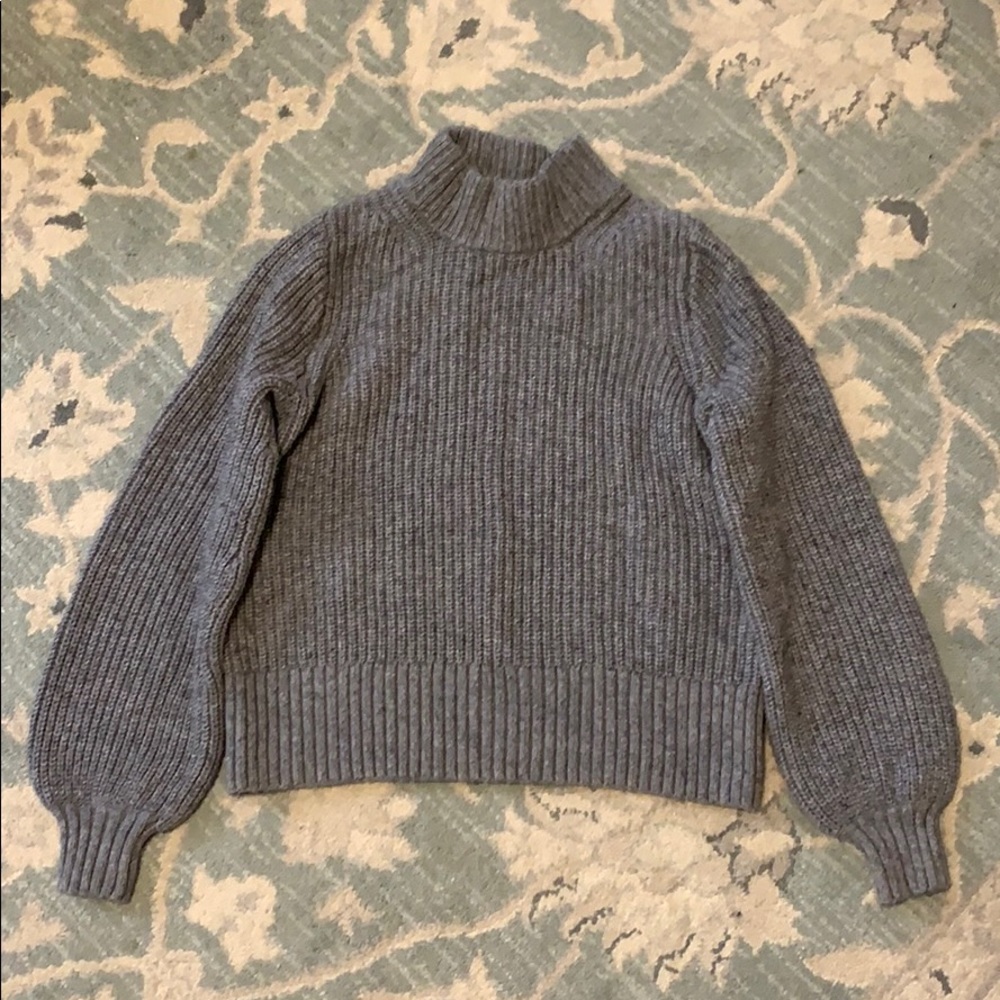Abercrombie balloon sleeve sweater